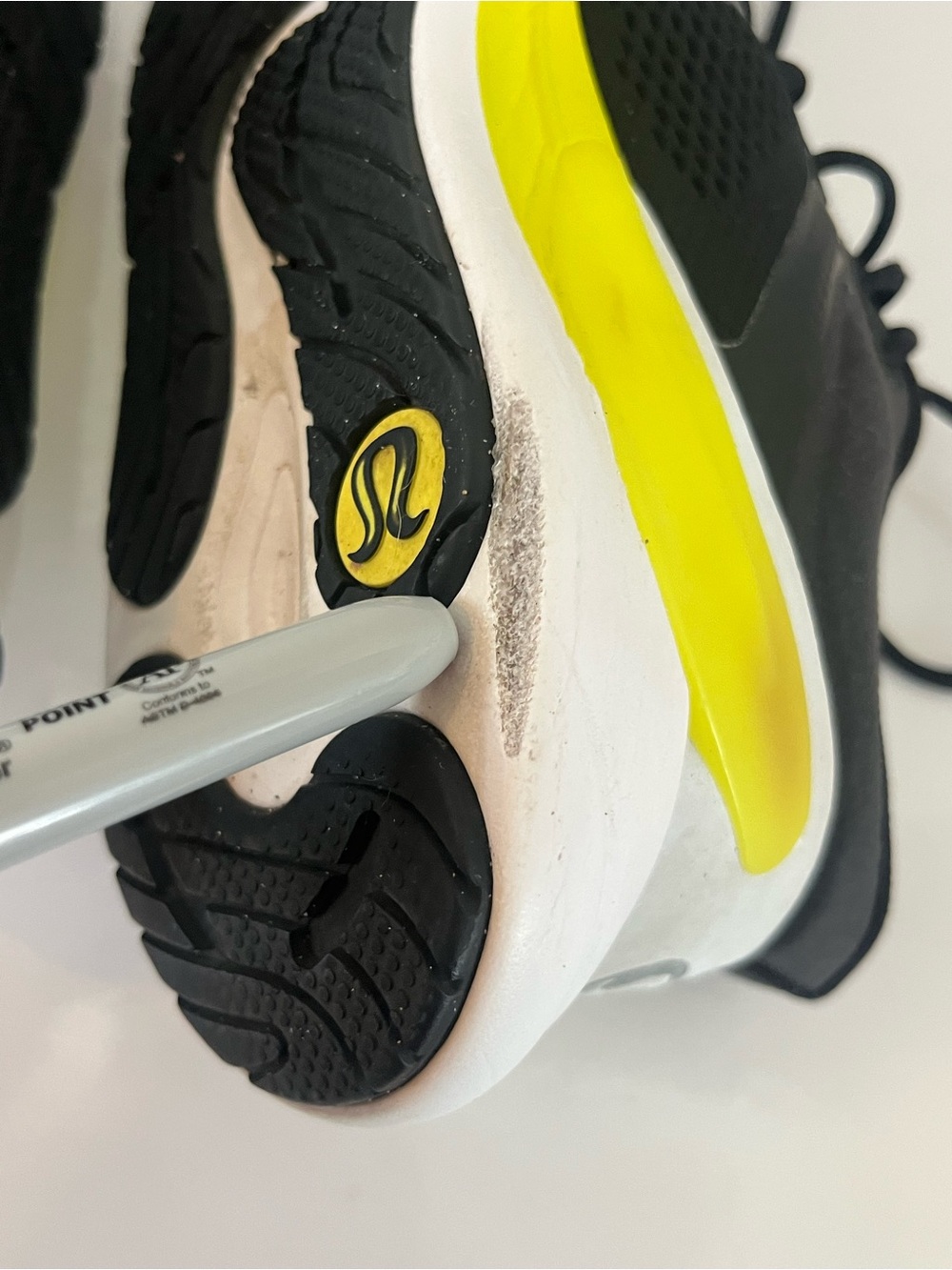 Lululemon Blissfeel Run Sneakers Black Neon Yellow Men’s 8.5 - Picture 7 of 12